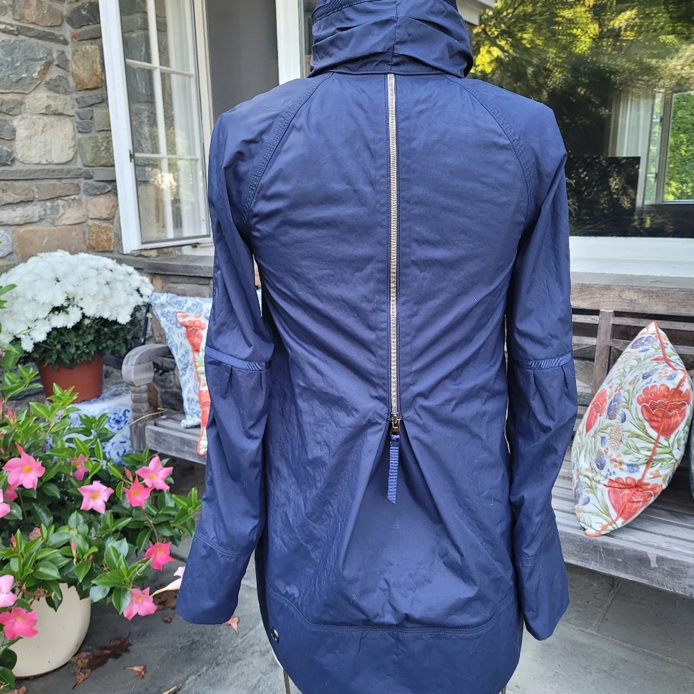 Lululemon Fo Drizzle Raincoat